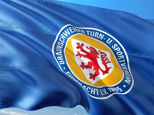 场上篮板保 场上篮板保